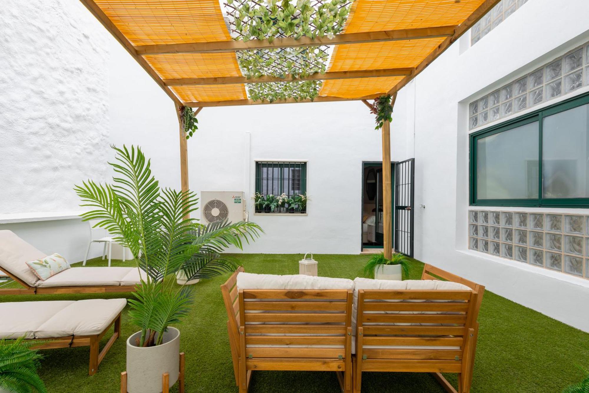 C30 Deluxe Studio With Terrace Into Cathedral Square Leilighet Málaga Eksteriør bilde